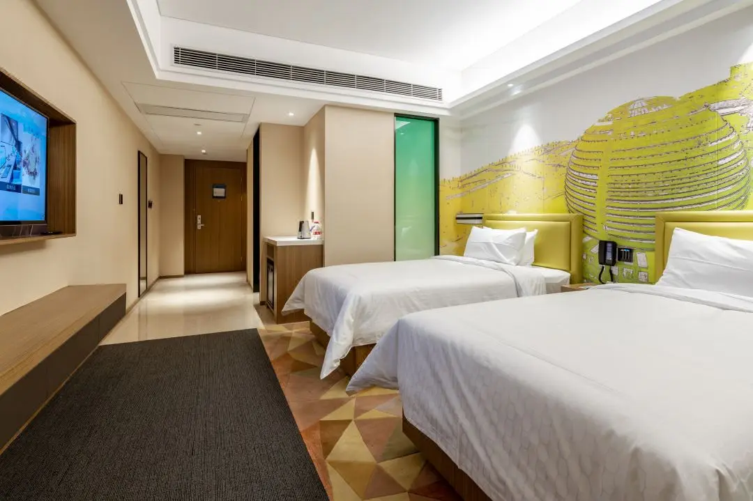 Hampton by Hilton Olympic Center